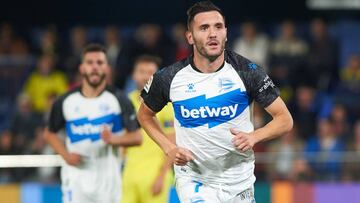 Lucas Perez of Alaves celebrates a goal during the La Liga Santander match between Villarreal and Alaves at Estadio de la Ceramica on October 25, 2019 in Vila-real, Spain
Maria Jose Segovia / AFP7 / Europa Press
25/10/2019 ONLY FOR USE IN SPAIN