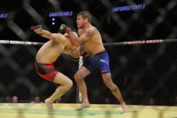 Los golpes más brutales en los combates de la UFC