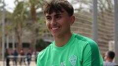 El chileno que se perfila como una de las promesas del Elche: “Parecido a Arturo Vidal o Sergio Ramos…”