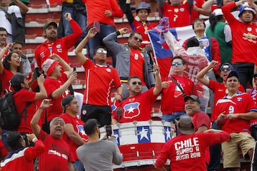 Los hinchas de la Roja se toman el Hernando Siles