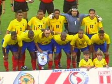 La indumentaria con que jugó Ecuador en la Copa del 2004.