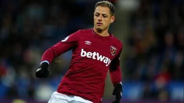 Chicharito Hernández jugando con el West Ham.