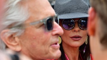 El actor Michael Douglas junto a la actriz Catherine Zeta-Jones .