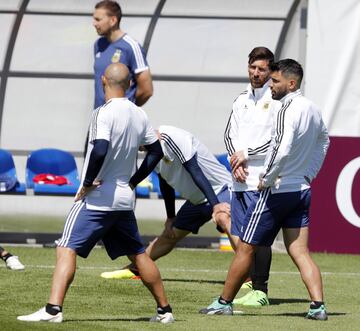 Argentina entrena antes de su debut en el Mundial