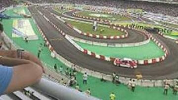 <b>LOEB DOMINA. </b>Sebastien Loeb ganó la primera superespecial, en el Estadio Olímpico de Atenas ante 70.000 personas. Sainz fue séptimo, a dos segundos, Pons vigésimo tercero y Sordo cuarto en júnior.