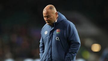 El seleccionador inglés de rugby Eddie Jones reacciona durante el partido del Autumn International entre Inglaterra y Sudáfrica en Twickenham.