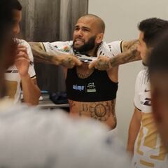 Por esta arenga, la afición de Pumas pide a ‘Dani’ Alves como capitán