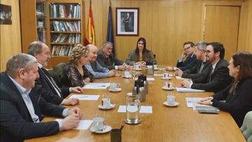 La reuni&oacute;n en la que se han discutido los problemas relativos a las apuestas y a las cajas de loot. Foto: FEJAR