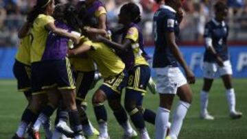 Colombia celebra su histórico triunfo ante Francia, tras el gol de Usme.