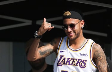 Barça VP Cardoner denies interest in Neymar return