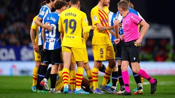 Araújo, prácticamente descartado para el Nápoles