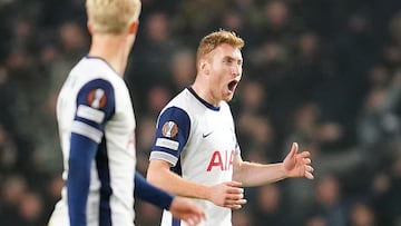 Dejan Kulusevski, jugador del Tottenham, celebra el gol anotado ante el Rangers en Europa League.