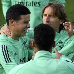 James, Arias, Bacca... Vuelven las prácticas grupales en España