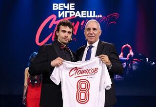 El español Kristo Stoichkov interpretará a la leyenda búlgara en el cine