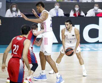 El argentino acabó con 20 puntos, 4 asistencias y 5 robos ante el Manresa y se fue ovacionado por sus compañeros. Se despide a lo grande dejando al Real Madrid invicto.