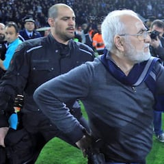 La FIFA amenaza con echar a Grecia de todos los torneos