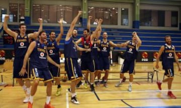 Los jugadores de la selección española, pasaron un buen rato, durante la grabación de un videoclip, para la canción oficial del Mundial de baloncesto, compuesta por el productor musical Carlos Jean