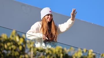 Shakira sale al balcón de su casa para hablar con fans a 21 de Enero  de 2023 en Barcelona (España).
SHAKIRA;FANS
Raúl Terrel / Europa Press
21/01/2023