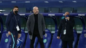 VALENCIA, SPAIN - JANUARY 22: Paco López, head coach of Levante reacts during the La Liga Santader match between Levante UD and Real Valladolid CF at Ciutat de Valencia Stadium on January 22, 2021 in Valencia, Spain. Sporting stadiums around Spain