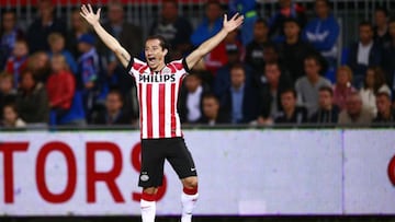 Andres Guardado of PSV during the Dutch Eredivisie match between PEC Zwolle and PSV Eindhoven at IJsseldelta stadium on September 13, 2014 in Zwolle, The Netherlands.(Photo by VI Images via Getty Images)