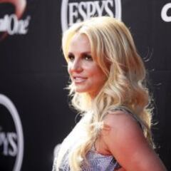 Britney Spears asks fans to respect her privacy following wellness check