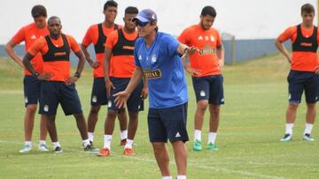 Mario Salas en un entrenamiento con Sporting Cristal.