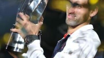 Djokovic salva cinco bolas de partido y gana la final a Murray