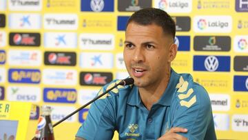 Jonathan Viera, en su presentaci車n: "Nos vamos a dejar el alma para devolverle a la gente lo que perdieron"