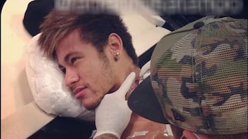 Neymar aprovecha las vacaciones para hacerse tatuajes