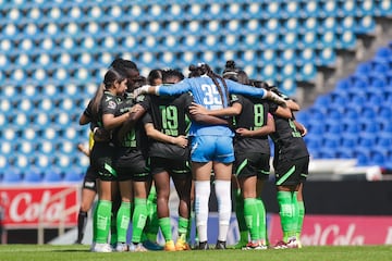 Players of Juarez during the 17th round match between Puebla and FC Juarez as part of the Liga BBVA MX Femenil, Torneo Apertura 2024 at Cuauhtemoc Stadium on November 03, 2024 in Puebla, Mexico.