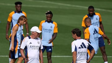 Ancelotti, en un entrenamiento en Valdebebas.