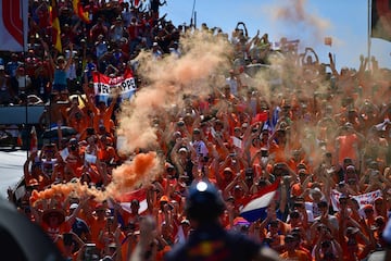 Seguidores holandeses presentes en el circuito de Hungaroring. 