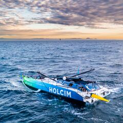El Team Holcim-PRB pierde el mástil cuando lideraba la Etapa 4