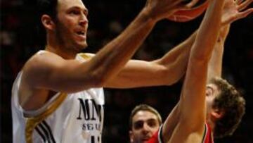 Kaukenas y Van den Spiegel peligran ante el Khimki