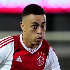 El Barça, entre Sergiño Dest y Emerson