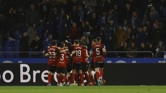 El Mirandés Golea al Deportivo y se Asegura el Ascenso Directo El Mirandés Golea al Deportivo y se Asegura el Ascenso Directo