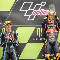 Oliveira le roba la victoria a Marini tras un final de infarto