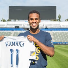 Ola Kamara recibió su tarjeta de residente permanente