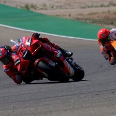 El duelo Márquez-Bagnaia arrancó en Aragón 21