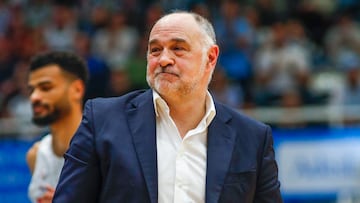 El entrenador del Baskonia, Pablo Laso, durante el partido ante el Río Breogán, correspondiente a la jornada 25 de la Liga Endesa de Baloncesto, este domingo en el Pazo Provincial dos Deportes de Lugo.