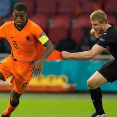 Pochettino se impone a Koeman