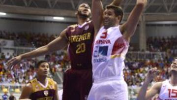 Felipe Reyes ante Lewis.