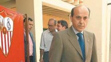 <b>TRANQUILIDAD. </b>El presidente del Sevilla, tras la presentación de su campaña de abonados.