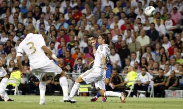 En agosto de 2011 Barcelona y Real Madrid vuelven a disputarse un título. En la ida de la Supercopa de España Villa anotó un golazo para empatar el partido a 1, acabó 2-2. En la vuelta el Barcelona ganó 3-2 y se proclamó Supercampeón de España.