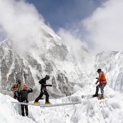 The method for climbing Everest in a week that has doctors up in arms: ‘Its inappropriate use can be dangerous’