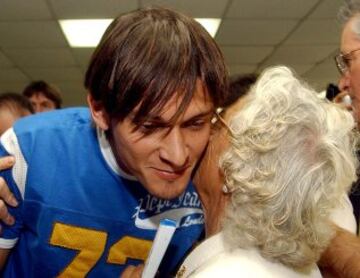 La Abuela del Betis presente en la presentación de Edu en 2004.