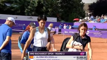Aliona Bolsova se retir&oacute; por lesi&oacute;n en el torneo de Bucarest.