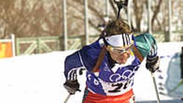 <B>FUERZA Y PRECISIÓN.</B> Ole Einar Bjoerndalen entrando en meta y consiguiendo el oro olímpico.