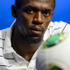 Bolt to have Dortmund trial in bid to earn Manchester United move