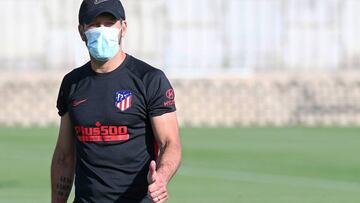 Simeone, en una sesión del Atlético tras el parón por la COVID-19.